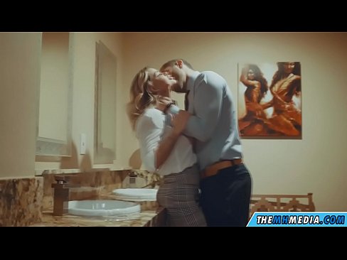 ❤️ Thaum ib tug busty blonde ntxias koj nyob rau hauv ib tug pej xeem chav dej ️❌  porno  ntawm hmn.porncomixone.ru%